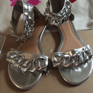Bamboo silver Chain Link Sandal size 8